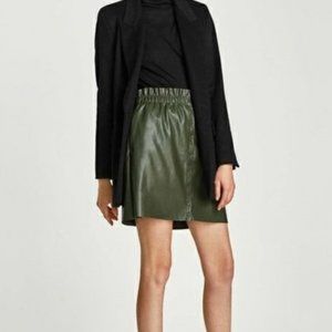 ZARA Hunter Green Vegan Leather Snap Front Skirt size S